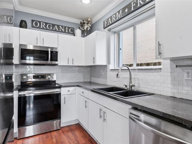 Home for sale at 2617 NE 41st Cir - photo 6244453