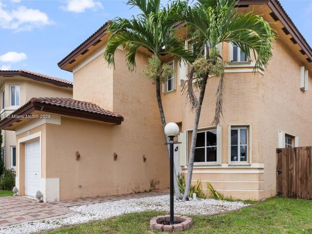 Home for sale at 2617 NE 41st Cir - photo 6244463