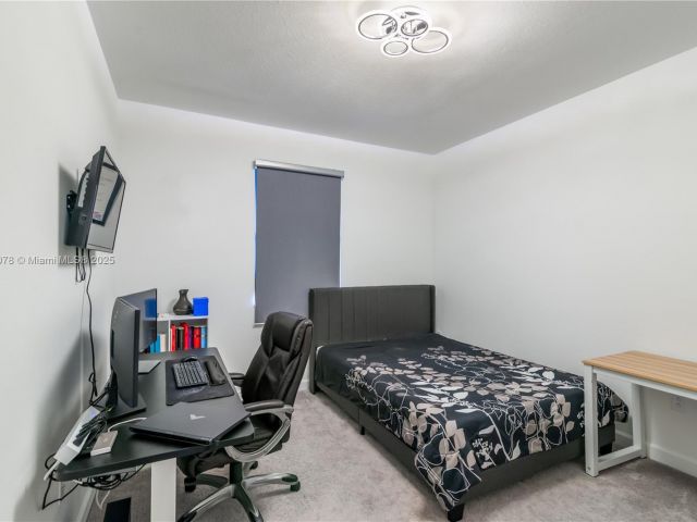 Home for rent at 13612 SW 184th Ln - photo 6248366