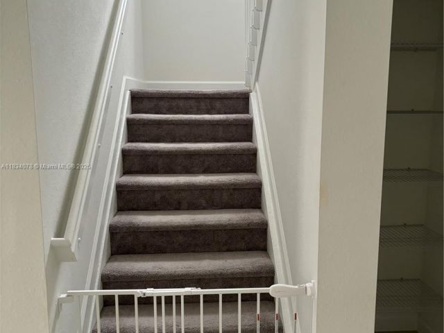 Home for rent at 13612 SW 184th Ln - photo 6248373