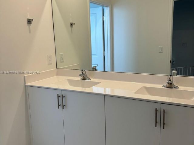 Home for rent at 13612 SW 184th Ln - photo 6248374