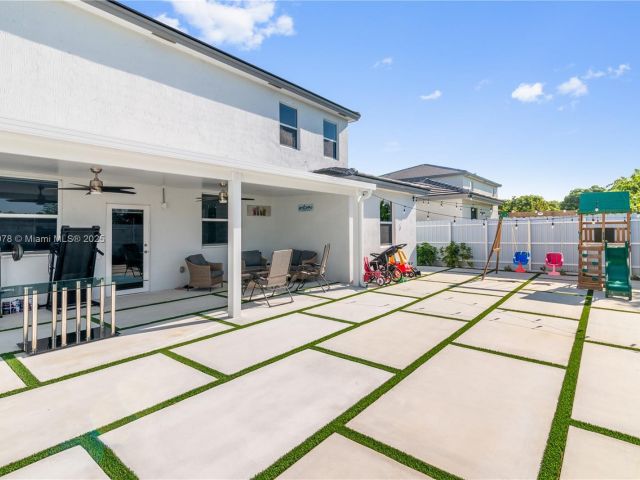 Home for rent at 13612 SW 184th Ln - photo 6248376