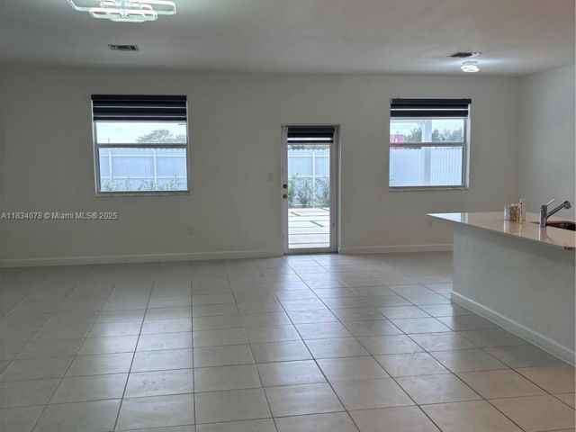 Home for rent at 13612 SW 184th Ln - photo 6248382