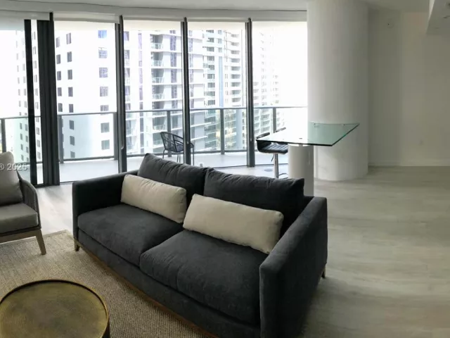 2-bedroom condo for rent in Miami -  - MondialRealty