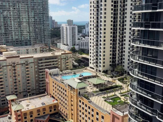 2-bedroom condo for rent in Miami -  - MondialRealty