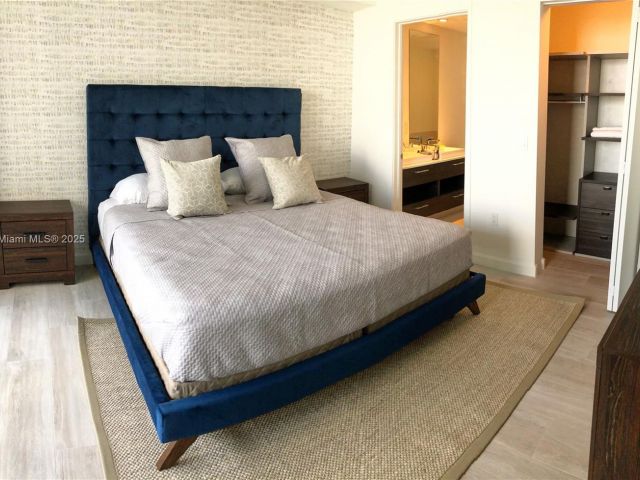 Apartment for rent  Unit # - photo 6807506