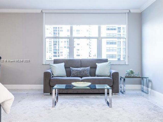 Apartment for rent  Unit #503 - photo 6244517