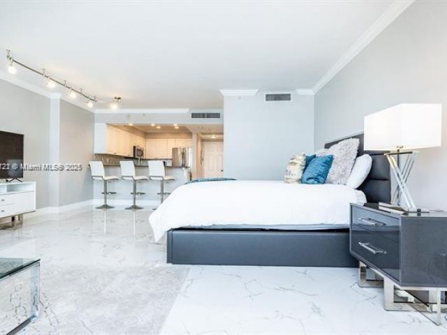 Apartment for rent  Unit #503 - photo 6244518