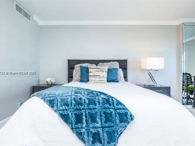 Apartment for rent  Unit #503 - photo 6244522