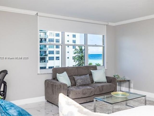 Apartment for rent  Unit #503 - photo 6244527