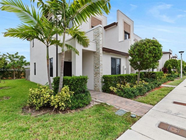 Home for rent at 965 NE 211th St - photo 6264675