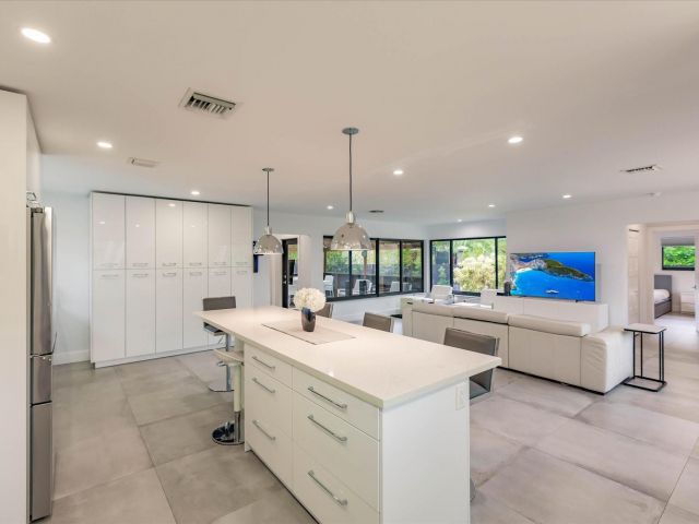 Home for sale at 1900 Bayview Drive - photo 6245425