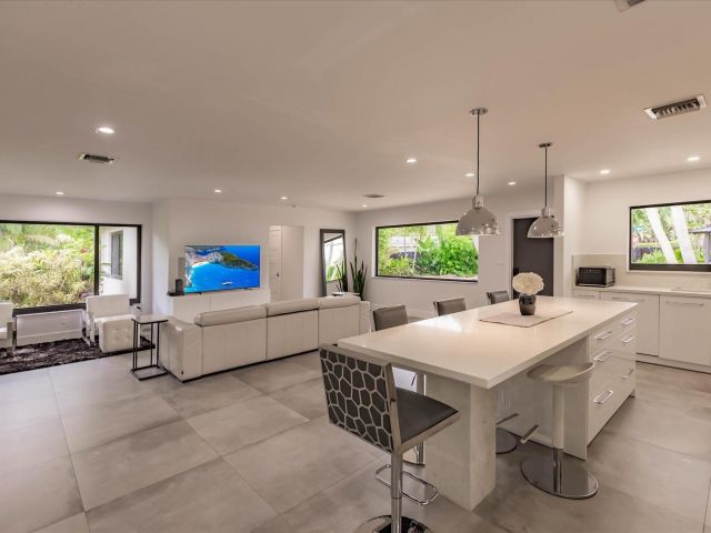 Home for sale at 1900 Bayview Drive - photo 6245427