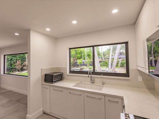 Home for sale at 1900 Bayview Drive - photo 6245428