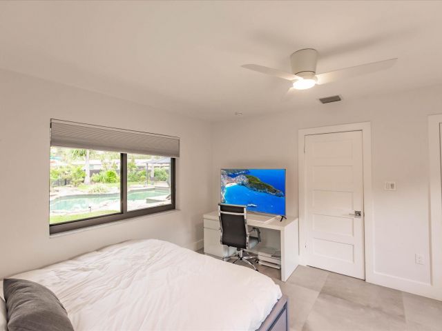 Home for sale at 1900 Bayview Drive - photo 6245432