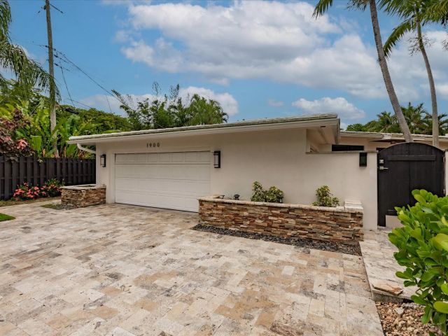 Home for sale at 1900 Bayview Drive - photo 6245436