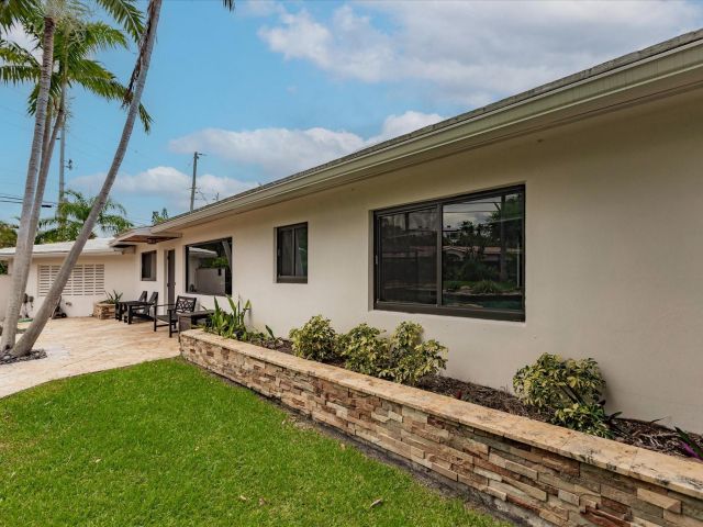 Home for sale at 1900 Bayview Drive - photo 6245439