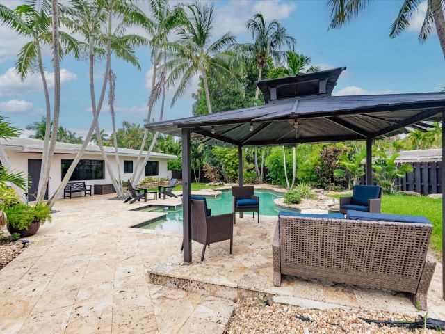 Home for sale at 1900 Bayview Drive - photo 6245441