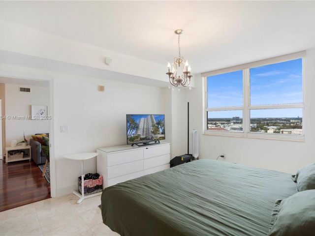 Apartment for rent  Unit #1610 - photo 6246132