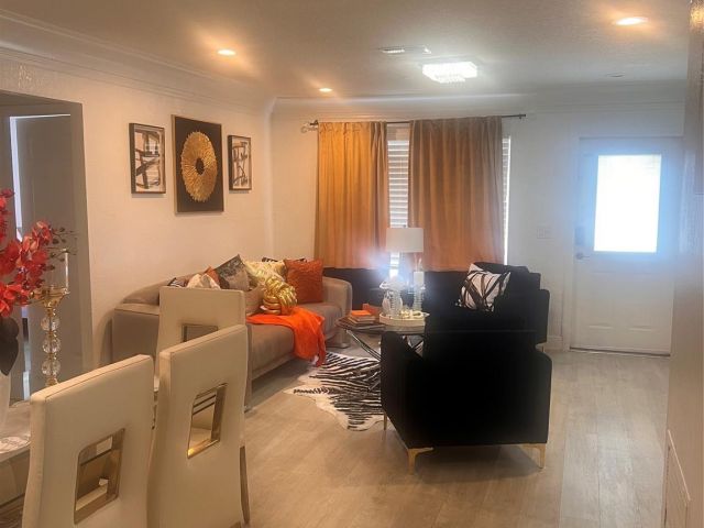 Home for rent at 1741 NE 39th St - photo 6245802