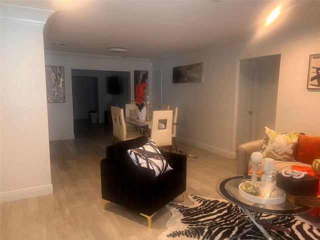 Home for rent at 1741 NE 39th St - photo 6245803