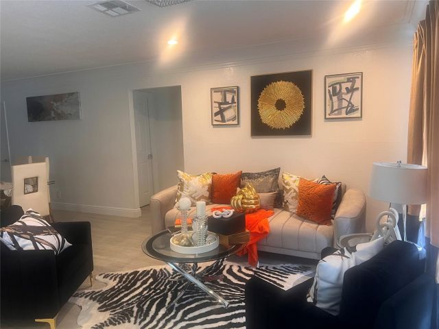 Home for rent at 1741 NE 39th St - photo 6245804