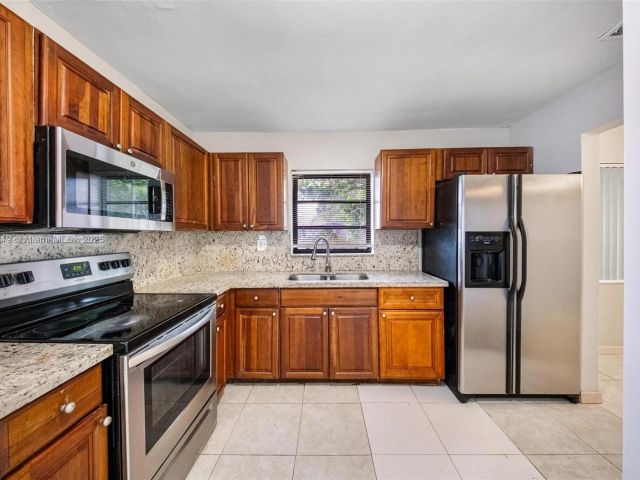 Home for sale at 18900 NW 19th Ave - photo 6257780