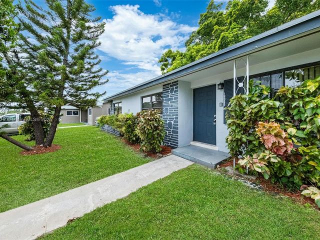 Home for sale at 18900 NW 19th Ave - photo 6257786