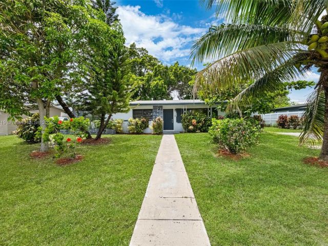 Home for sale at 18900 NW 19th Ave - photo 6257791