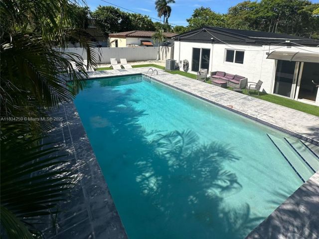 Home for rent at 17650 NE 19th Ave - photo 6245166