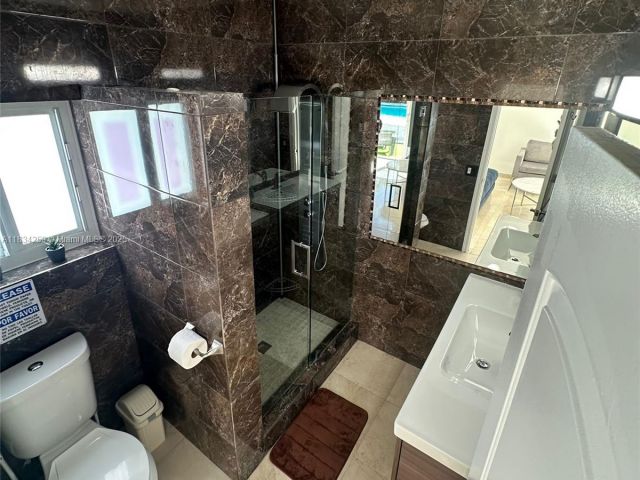 Home for rent at 17650 NE 19th Ave - photo 6245170