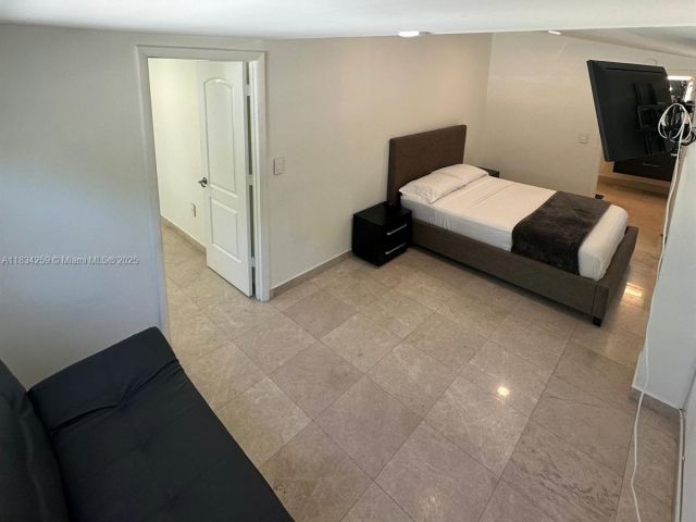 Home for rent at 17650 NE 19th Ave - photo 6245174