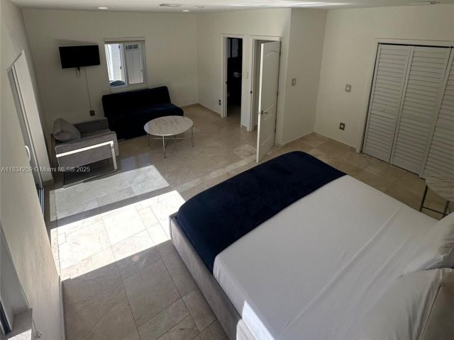 Home for rent at 17650 NE 19th Ave - photo 6245175