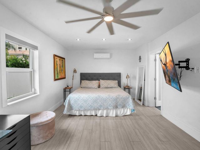 Home for rent at 2212 NE 32nd Ave - photo 6246113