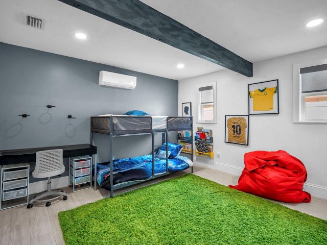 Home for rent at 2212 NE 32nd Ave - photo 6246114