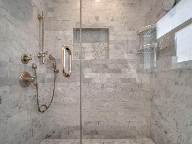 Home for rent at 2212 NE 32nd Ave - photo 6246118