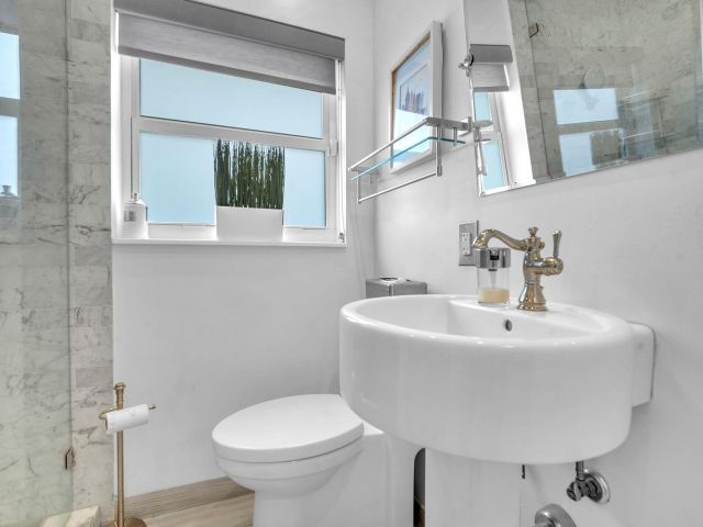 Home for rent at 2212 NE 32nd Ave - photo 6246119