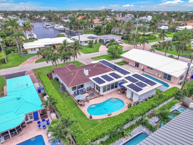 Home for rent at 2212 NE 32nd Ave - photo 6246123