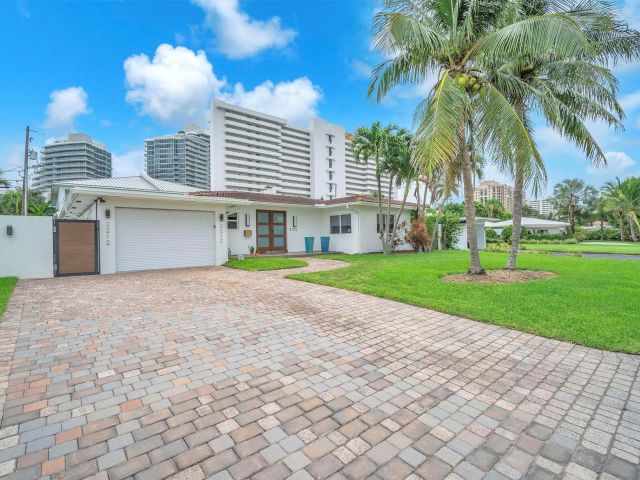 Home for rent at 2212 NE 32nd Ave - photo 6246126