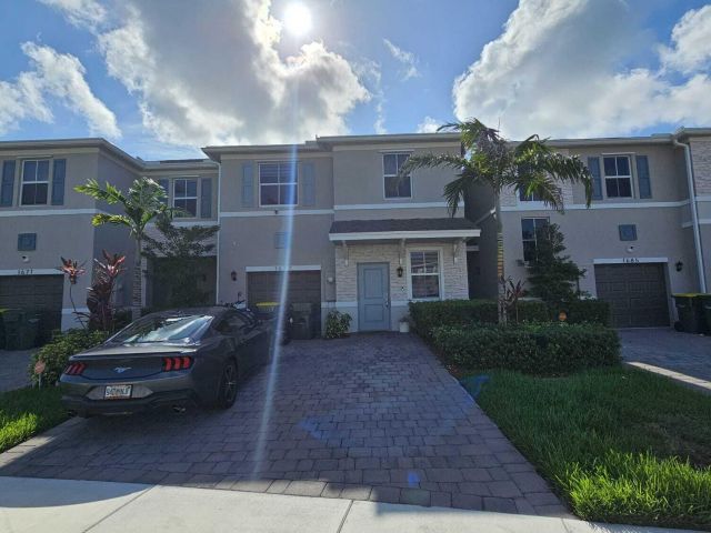 Home for sale at 1677 SE 8th Avenue - photo 6246653