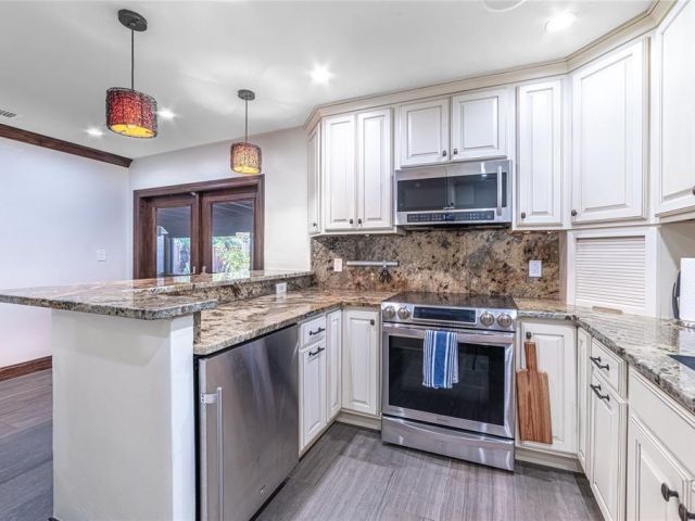 Home for sale at 1317 SW 18th Ave - photo 6246864