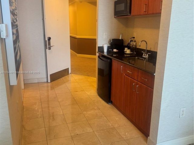 Apartment for sale  Unit #1810 - photo 6247905