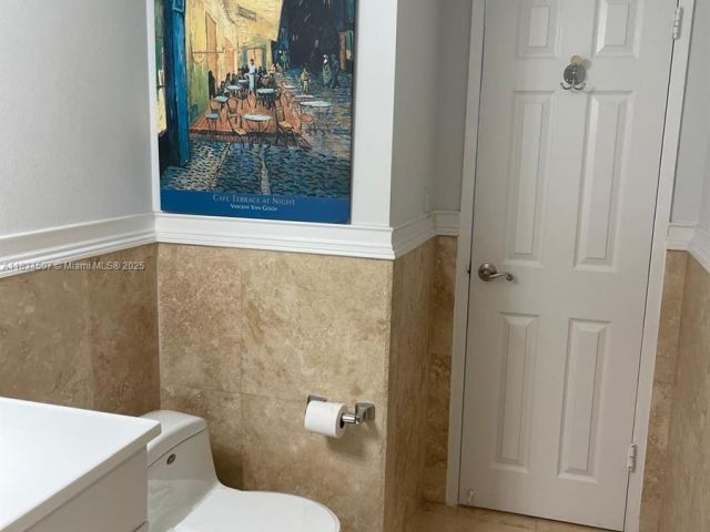 Apartment for sale  Unit #1602 - photo 6247053