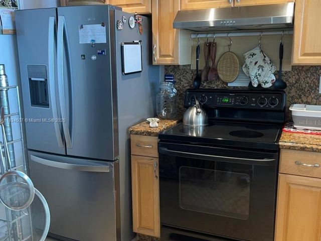 Apartment for sale  Unit #1602 - photo 6247058