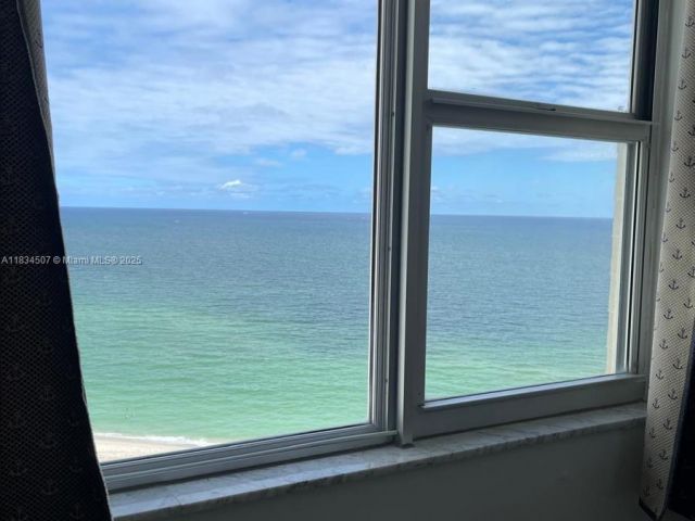 Apartment for sale  Unit #1602 - photo 6247061