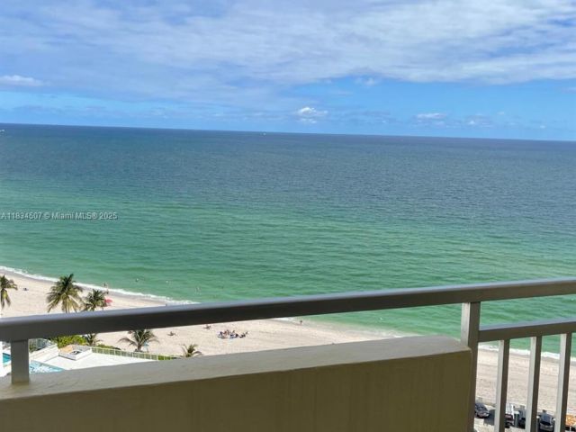 Apartment for sale  Unit #1602 - photo 7443269