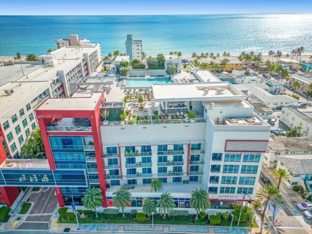 1-bedroom condo for sale in Hollywood - 777 N Ocean Dr S411 - MondialRealty