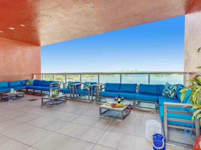 1-bedroom condo for sale in Hollywood - 777 N Ocean Dr S411 - MondialRealty