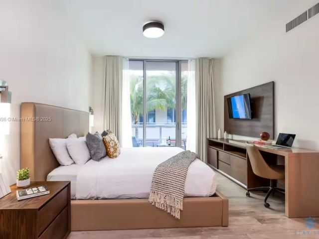 1-bedroom condo for sale in Hollywood - 777 N Ocean Dr S411 - MondialRealty