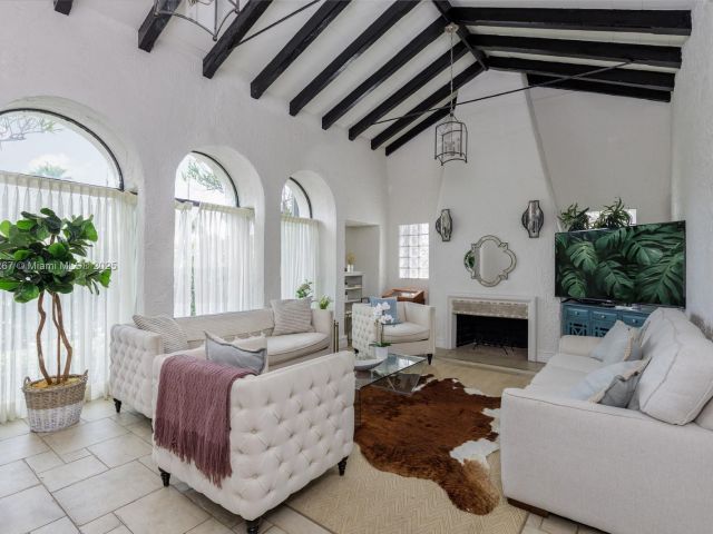 Home for rent at 1134 Harrison St - photo 6246939